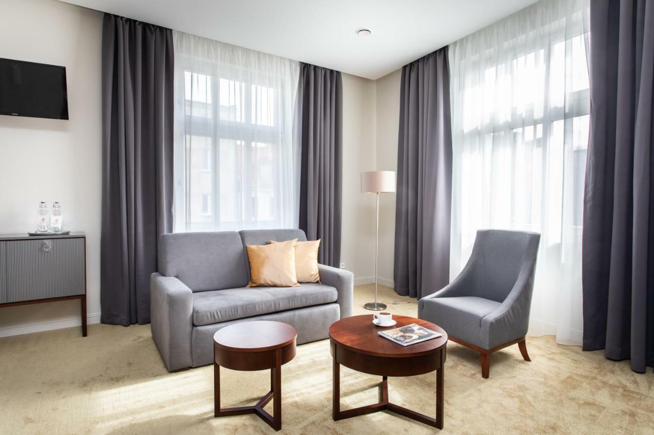Jakubowy Hotel グディニャ エクステリア 写真
