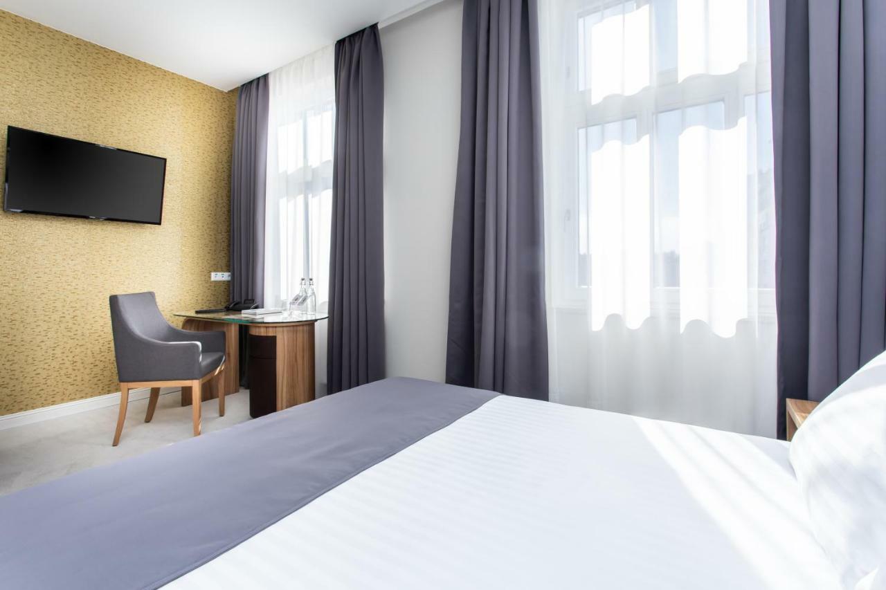 Jakubowy Hotel グディニャ エクステリア 写真