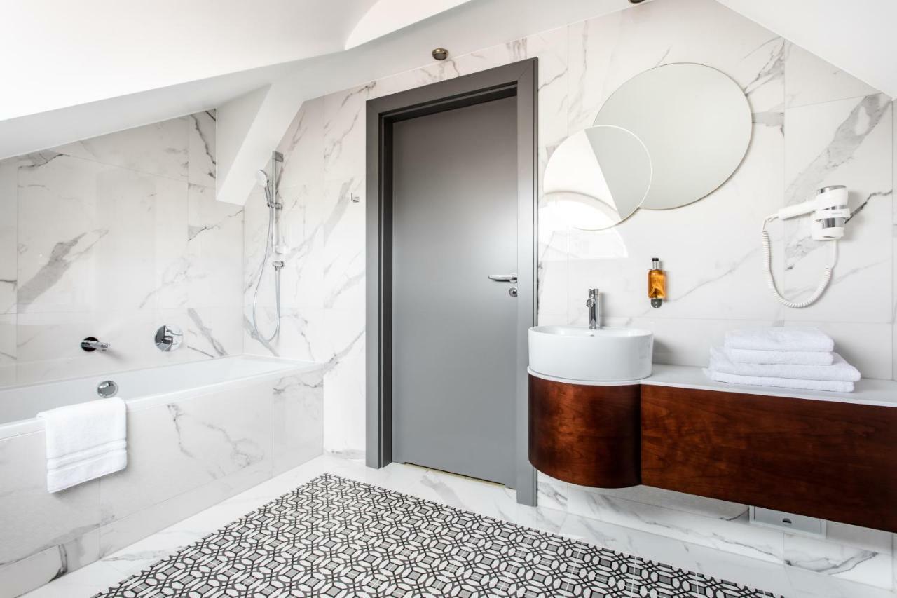 Jakubowy Hotel グディニャ エクステリア 写真